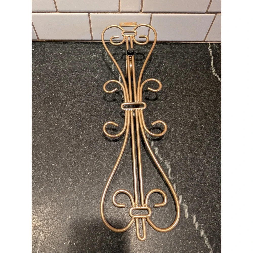 Village Lighting Elegant Wreath Hanger Gold Deluxe Door Saver Over The Door
